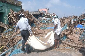 Tsunami 2004 - Bild 3 - mit freundlicher Genehmigung von Depositphotos