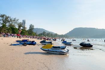 Verschiedene Gesichter von Patong Beach - Bild 1 - mit freundlicher Genehmigung von Depositphotos 