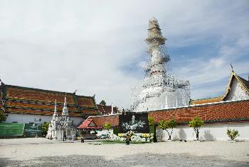 Wat Phra Mahathat - Bild 1 - mit freundlicher Genehmigung von Depositphotos 