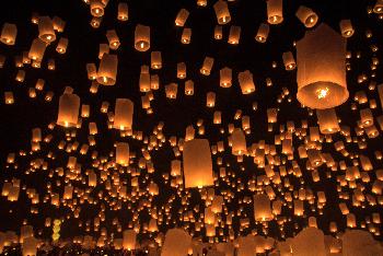 Yee Peng und Loy Kratong in Chiang Mai - Bild 6 - mit freundlicher Genehmigung von Depositphotos 