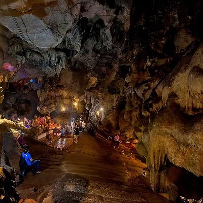 Sehenswertes - Über 100 Höhlen auf 12 Kilometer Länge