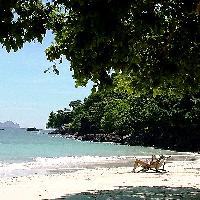 Koh Hai Baden unter Palmen auf Koh Hai (Koh Ngai)