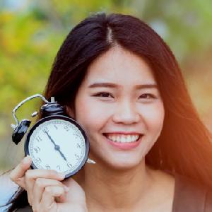 Witzige Einblicke in Thailands entspannten Umgang mit Zeit