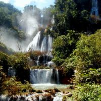Thi Lo Su Wasserfall Nakhon Sawan - Beeindruckendes Naturschauspiel an der Burmesischen Grenze