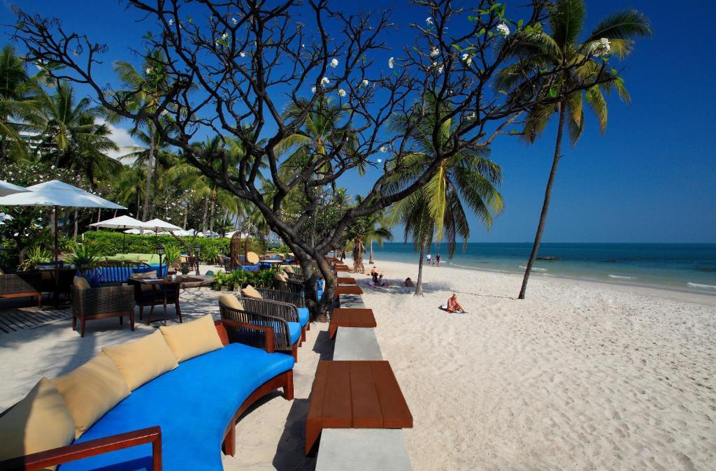 Centara Grand Beach Resort - Hua Hin / Cha Am Hotel am Strand Bild 2