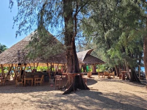 Resort am Strand Long Beach Chalet in Koh Lanta - Bild 3