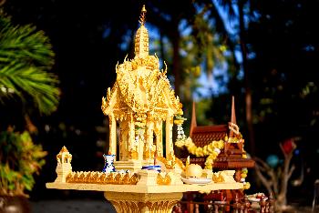 Schner wohnen mit Geistern - Thailands Mini-Schreine
