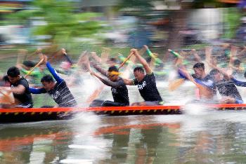 Drachenboot-Rennen in Thailand - Wenn der Fluss zum Festival wird