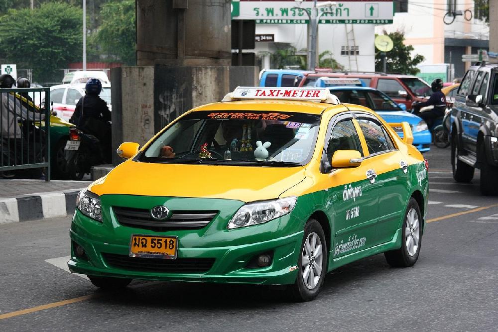 Zoom Taxi-meter in Bangkok - Picture CC by Ilya Plekhanov