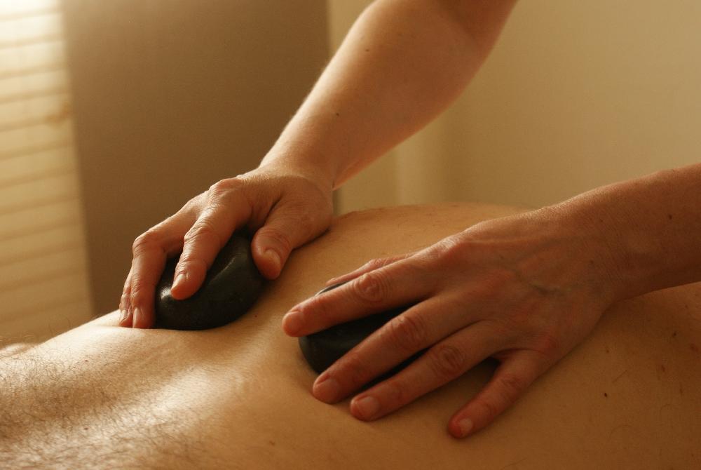 Zoom Massage mit heissen Steinen