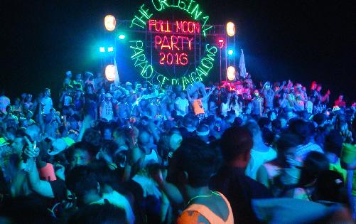 10.000 Feiernde auf der Vollmondparty auf Phangan - Reisenews Thailand - Bild 1