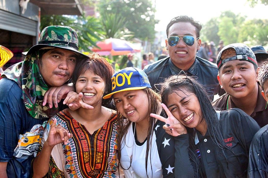 21-tägiges nasses Songkran-Festival ein Greul für Manche - Ein humorvoller Blick auf Thailands längstes Wasserfest und manche Einwanderer Bild 4 © Gerhard Veer