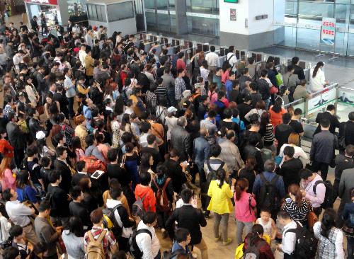 Airport Ansturm erwartet - mit Wartezeiten muss gerechnet werden - Reisenews Thailand - Bild 1