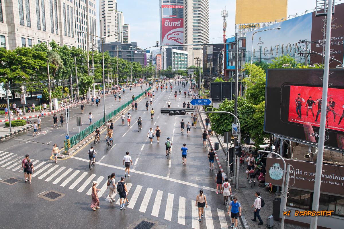 Aktion Autofreies Bangkok 2026 - Bahn, Boot, Fahrrad statt Dauerstau - Skywalks, Elektroboote und Leihräder: Bangkok baut an der Verkehrswende Symbolfoto 2
