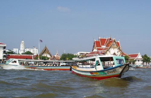 Bild Bangkok: Boot und Bahn statt Stau