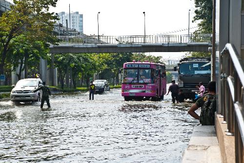 Bild Bangkok und 6 Zentralprovinzen unter �berschwemmungsalarm