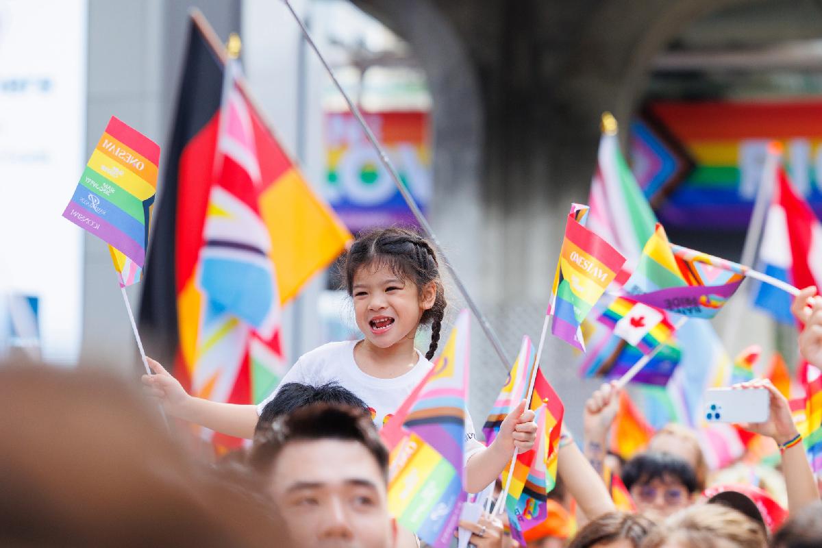 Bangkok will die WorldPride 2030 - Liebe ist bunt, Vorurteile eintönig - Millionen Menschen, tausend Farben - Thailand plant die größte 🌈-Party Symbolfoto 4