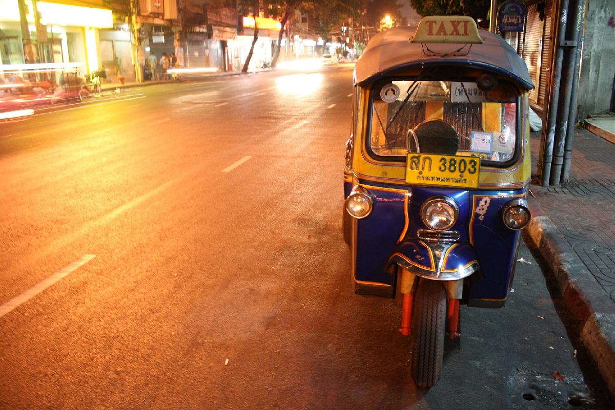 Bangkok will knatternde Tuk-Tuks aus der Innenstadt verbannen - Kultfahrzeuge vor dem Umbruch: Nur noch Elektro-Tuk-Tuks? Symbolfoto 2