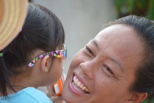 Bild Blaue Flaggen und Jasminblumen - Muttertag in Thailand
