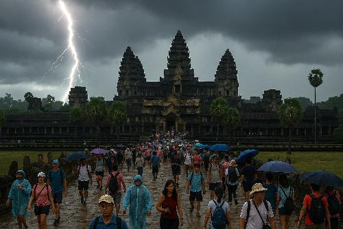 Bild Blitzschlag am Angkor Wat fordert Menschenleben