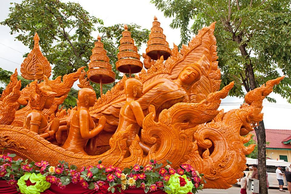 Candle Festival Ubon Ratchathani 2026 - Gigantische Wachsskulpturen und spektakuläre Paraden Symbolfoto 2 © Gerhard Veer