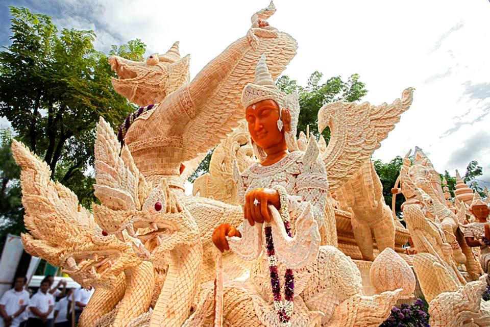 Candle Festival Ubon Ratchathani 2026 - Gigantische Wachsskulpturen und spektakuläre Paraden Symbolfoto 10 © Gerhard Veer