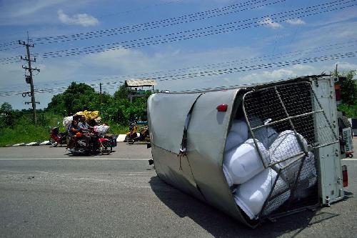 Bild Das Zweiradgemetzel auf Thailand Strassen