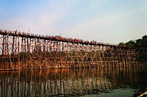 Die abenteuerliche Mon-Brcke von Sangklaburi Thailand