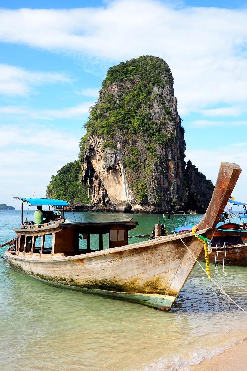 Dramatische Rettungsaktion - Touristen-Boot sinkt nahe Bamboo Island - Reisenews Thailand - Bild 2