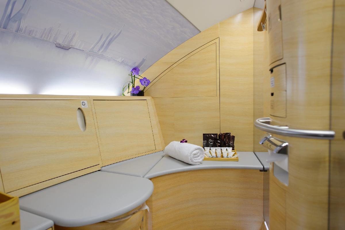First Class ohne Flugticket - Ein ausrangierter A380 begeistert - Airbus zum Einsteigen für 80 Baht - Verrückter Nachtmarkt in Rayong Symbolfoto 4