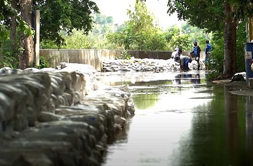 Flut erreicht Aussenbezirke von Bangkok - Reisenews Thailand - Bild 2