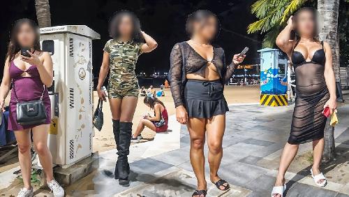 Freelance-Furien mit Flaschenpower: Indischer Tourist verliert! - Kasse oder Flasche - Pattayas neue Preisverhandlungsmethode Bild Freelance-Furien mit Flaschenpower: Indischer Tourist verliert!