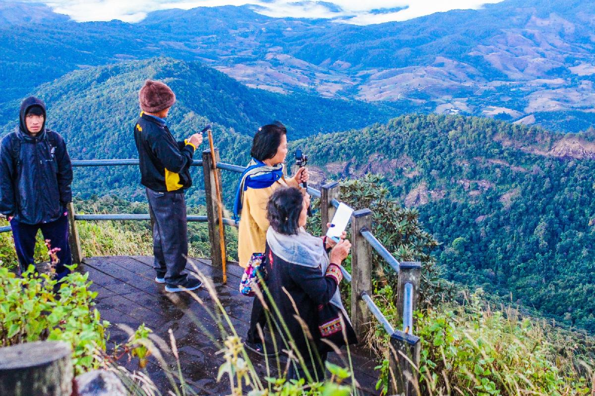 Frost statt Tropen: Thailands höchster Berg im Wintermodus - Von Sonnentempel zu Eiskönigreich: Doi Inthanon überrascht mit Rekordkälte Symbolfoto 1