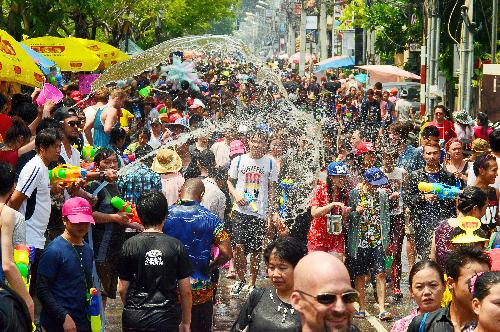 Gouverneur gibt Einschrnkungen zu Songkran bekannt - Reisenews Thailand - Bild 1