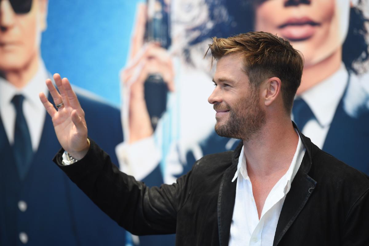 Hollywood-Alarm in Thailand: Chris Hemsworth dreht Extraction 3 - Thor im Thailandurlaub - Movie-Star tauscht den Hammer gegen Boxhandschuhe Symbolbild 3