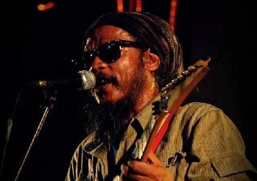 Job2do rockt Thailand - Die Geschichte einer erfolgreichen Band - Meet the Band - die kreativen Köpfe hinter der Reggae- und Ska-Band Job2do Bild Job2do rockt Thailand - Die Geschichte einer erfolgreichen Band
