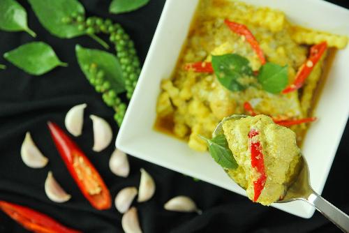 Bild Kaeng Lueang - Yellow Curry - Gelbes Thai Curry