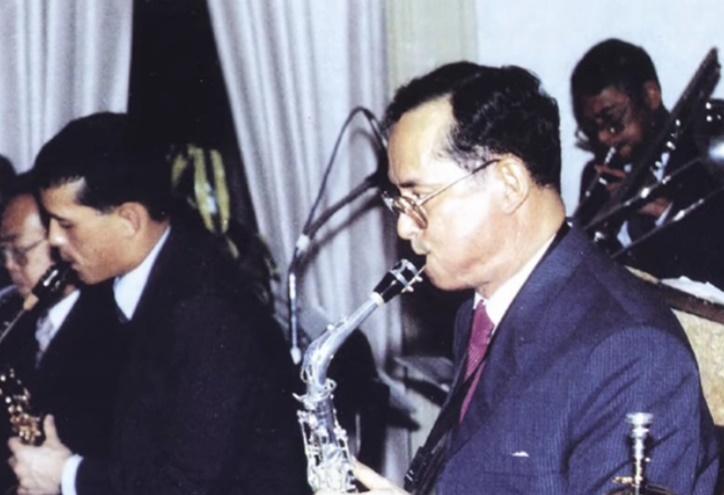 König Bhumibols Geburtstag und Vatertag - Am heutigen 5. Dezember wird der Nationalfeiertag Thailands begangen Bild 1