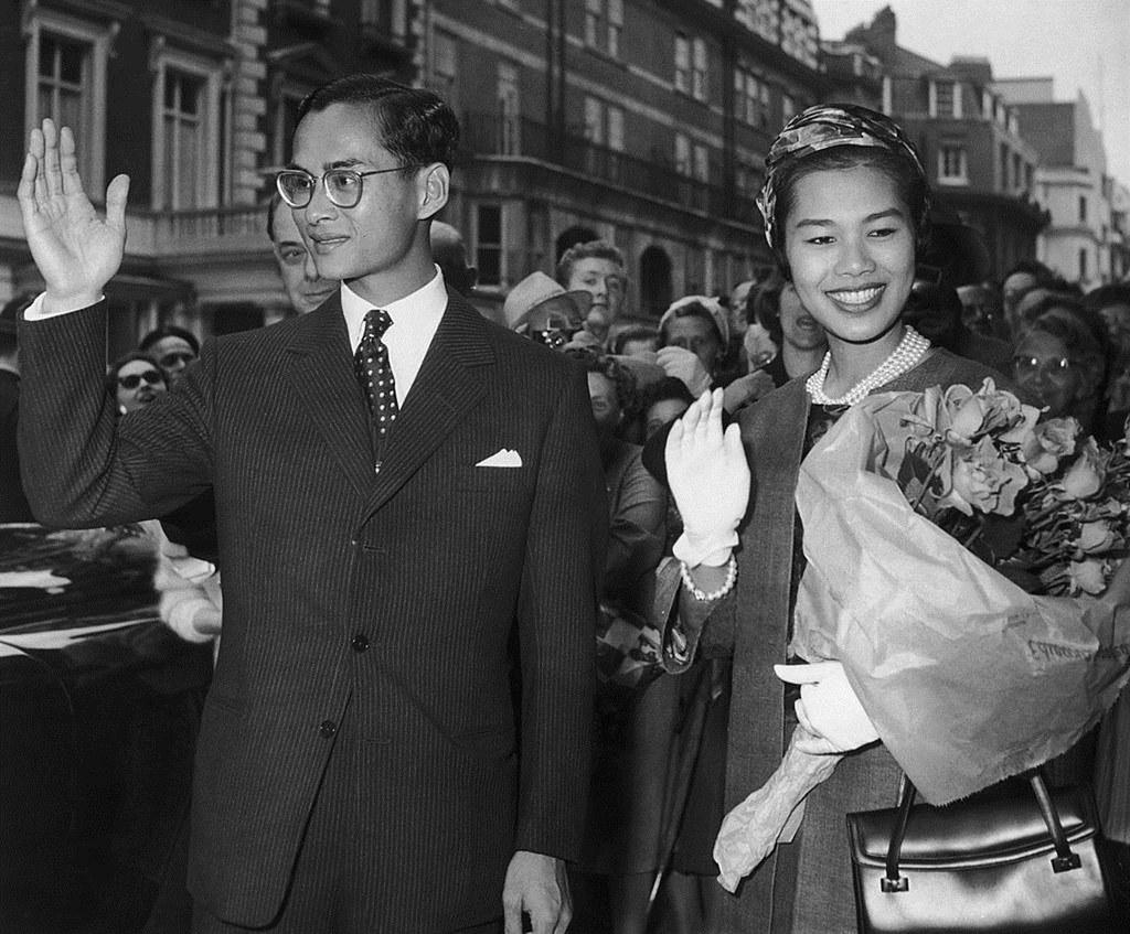 Königinmutter Sirikit ist verstorben - Abschied von einer großen Frau - Mutter der Nation, Ikone der Liebe, Einheit und des Mitgefühls Symbolfoto 1