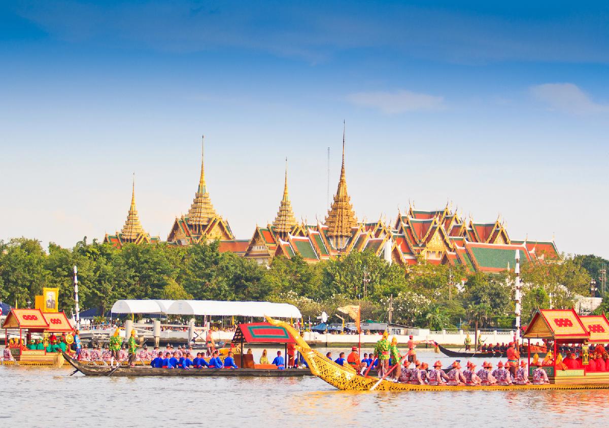 Königliche Barkenprozession 2026: Thailands schwimmendes Meisterwerk - 52 Barken, 2.200 Ruderer und ganz viel Geschichte auf dem Chao Phraya Symbolfoto 1