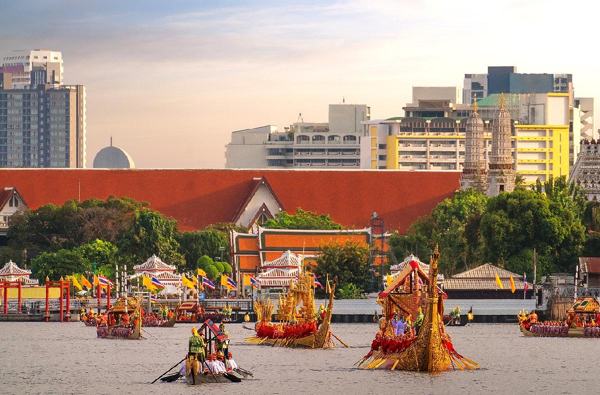 Königliche Barkenprozession 2026: Thailands schwimmendes Meisterwerk - 52 Barken, 2.200 Ruderer und ganz viel Geschichte auf dem Chao Phraya Symbolfoto 2