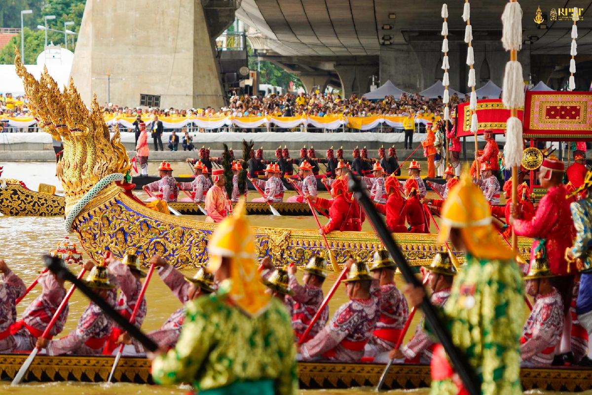Kostenlose Tickets für die spektakuläre Royal Barge Procession - Jetzt schnell Plätze für Proben und die große Zeremonie reservieren Symbolfoto 3