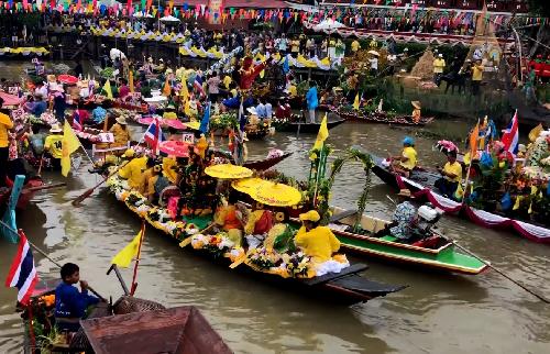 Latchado Water Candle Parade in Ayutthaya  - Veranstaltungen - Bild 2