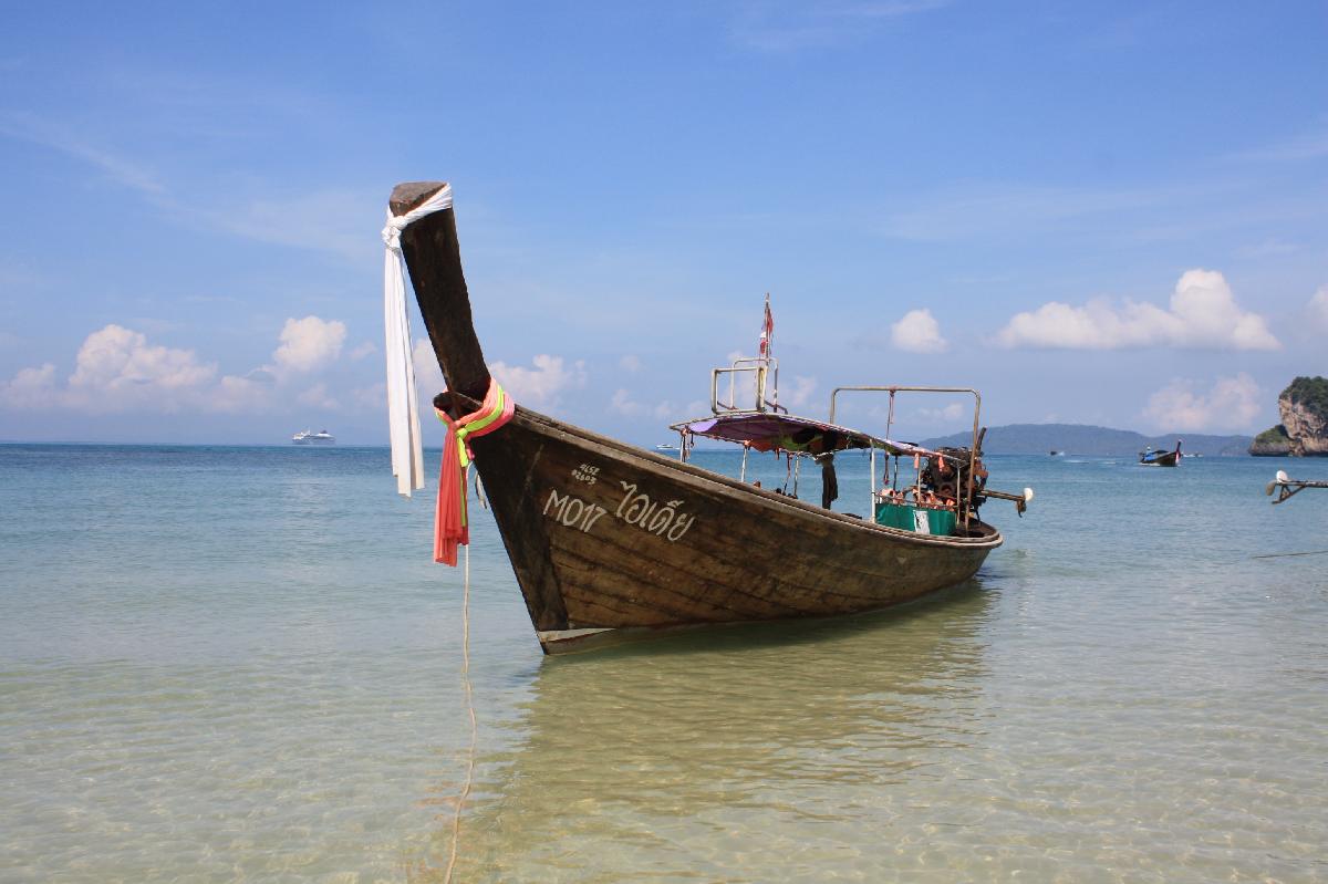 Longtailboot mit 7 Touristen gekentert - Umgebautes Holzboot auf 70 km langer Fahrt umgekippt Bild 1