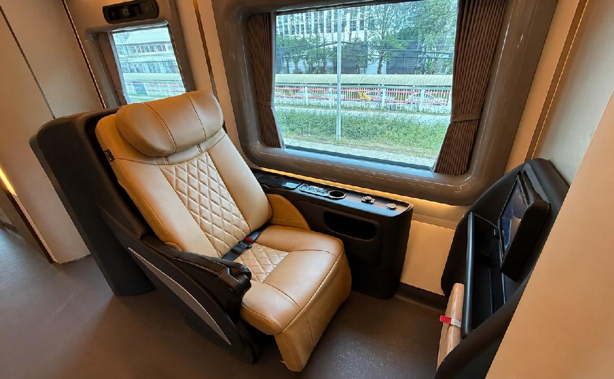 Luxus auf Schienen - Thailand entwickelt eigenen Reisezugwagen - Ein Zug als Symbol für Thailands Hightech-Ambitionen Symbolfoto 1