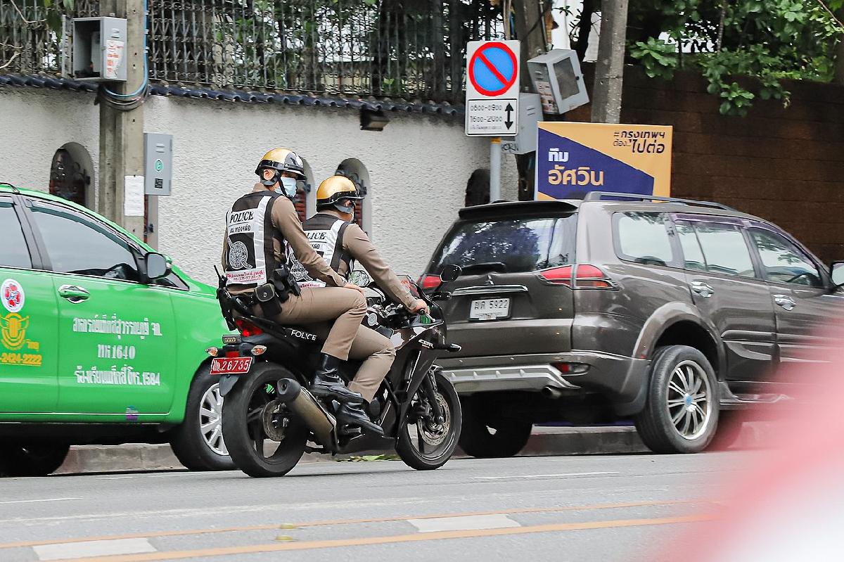 Thai Police motorcycle patrol - Picture CC by Adirach Toumlamoon - https://commons.wikimedia.org/wiki/User:Adrich