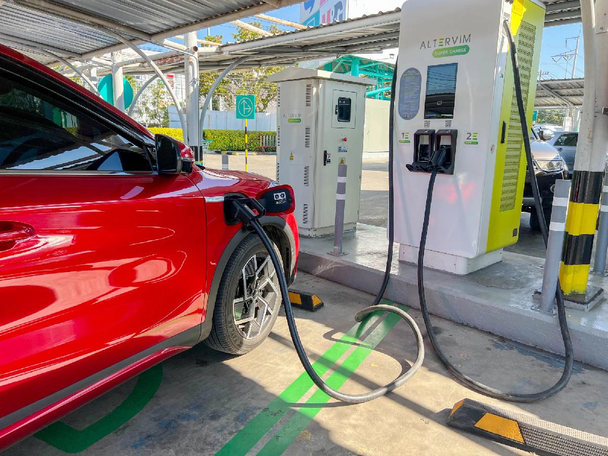 Mehr als jeder dritte Neuwagen in Thailand fährt rein elektrisch - Elektroautos machen Tempo - Verbrenner verlieren zunehmend Marktanteile Symbolfoto 2