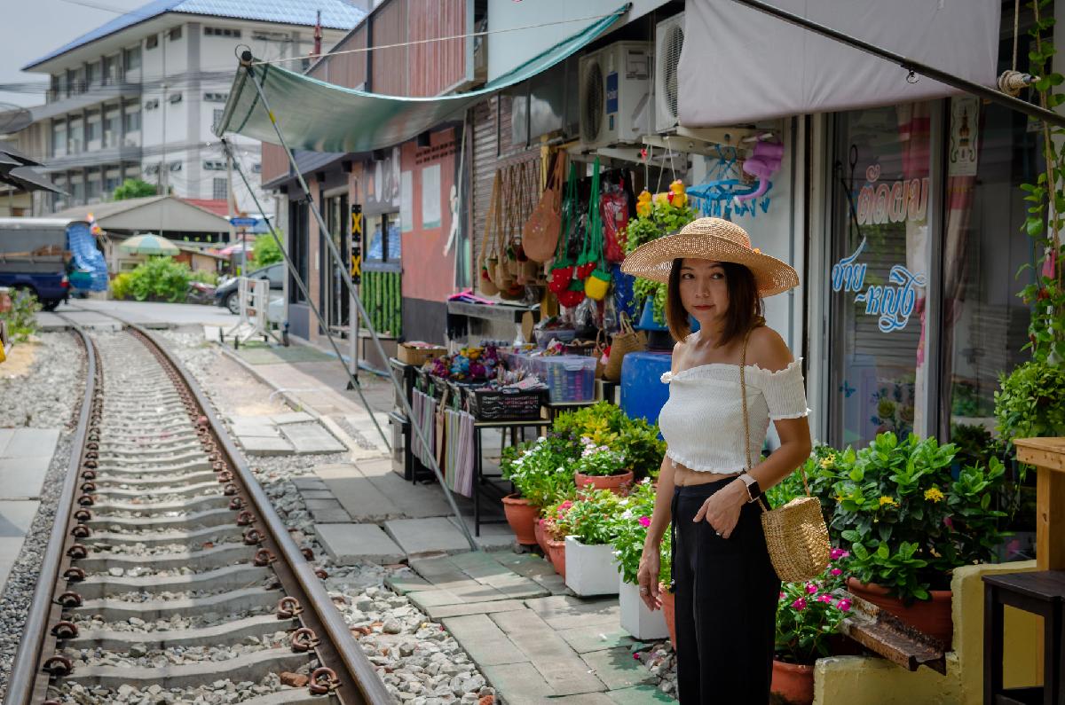 Mit der Dampflok ins Herz Thailands - Muttertag einmal anders - Nostalgie auf Schienen: Ein besonderer Ausflug ab Bangkok Symbolfoto 3