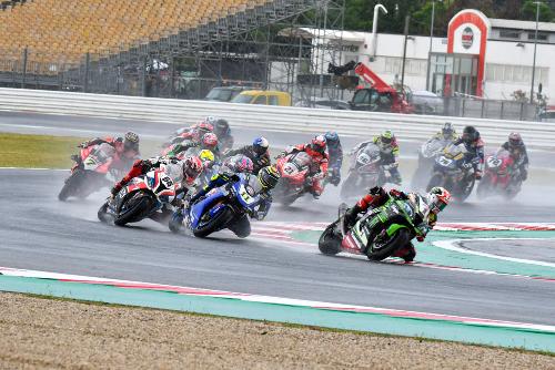 MotoGP-Thriller in Thailand - Bagnaia triumphiert, Marquez stürzt - Rennbericht: Harter Fight in Burirams spannendem MotoGP-Regenrennen Bild MotoGP-Thriller in Thailand - Bagnaia triumphiert, Marquez stürzt