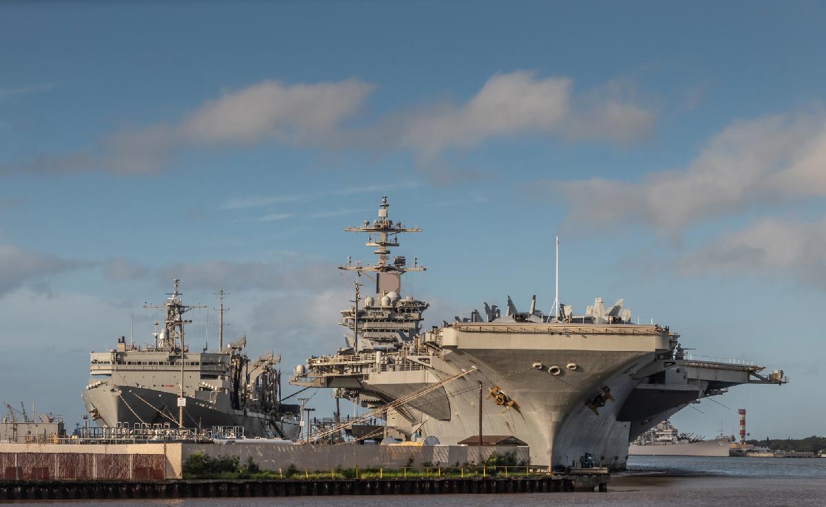 Nach 250 Tagen See - USS Abraham Lincoln kommt nach Thailand - 5.000 Seeleute haben Landgang - Pattaya, halt dich fest! Symbolfoto 5